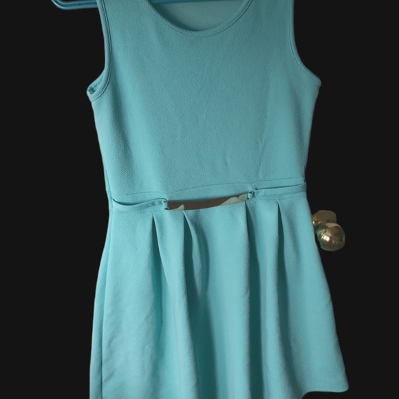 Cute dress - Picture 1 of 3